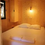 Insolite En Dordogne Vakantiepark Saint-Amand-de-Coly