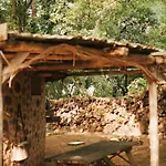 Vakantiepark Insolite En Dordogne Saint-Amand-de-Coly