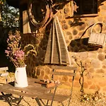 Insolite En Dordogne * Saint-Amand-de-Coly