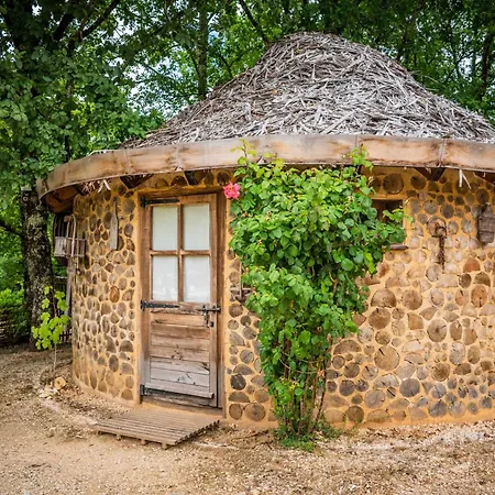 פארק נופש Insolite En Dordogne Saint-Amand-de-Coly