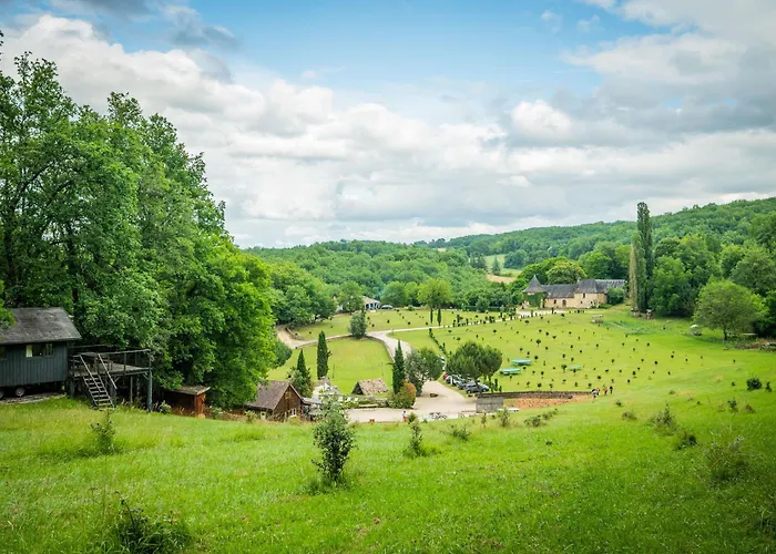 Insolite En Dordogne Vakantiepark Saint-Amand-de-Coly