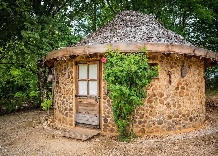 Vakantiepark Insolite En Dordogne Saint-Amand-de-Coly