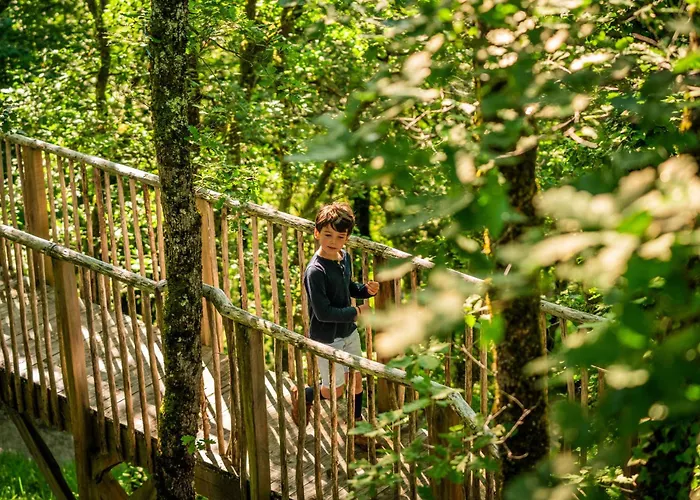 Insolite En Dordogne Vakantiepark Saint-Amand-de-Coly