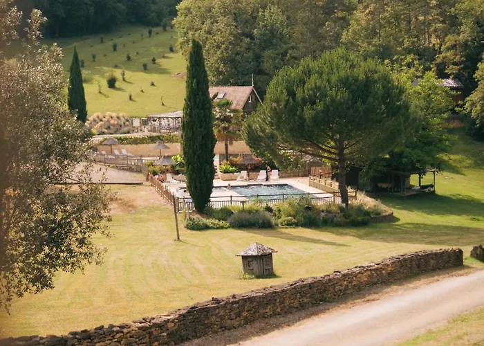 Feriepark Insolite En Dordogne Saint-Amand-de-Coly